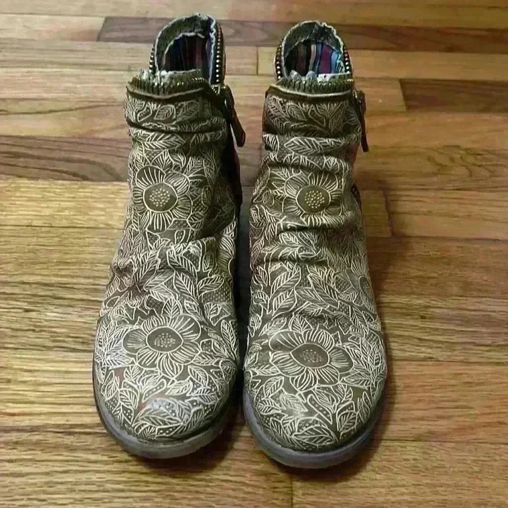 Flower pattern booties